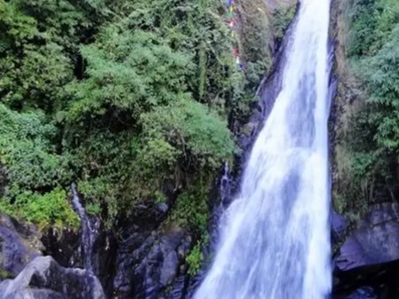 Bhagsu Falls.jpg