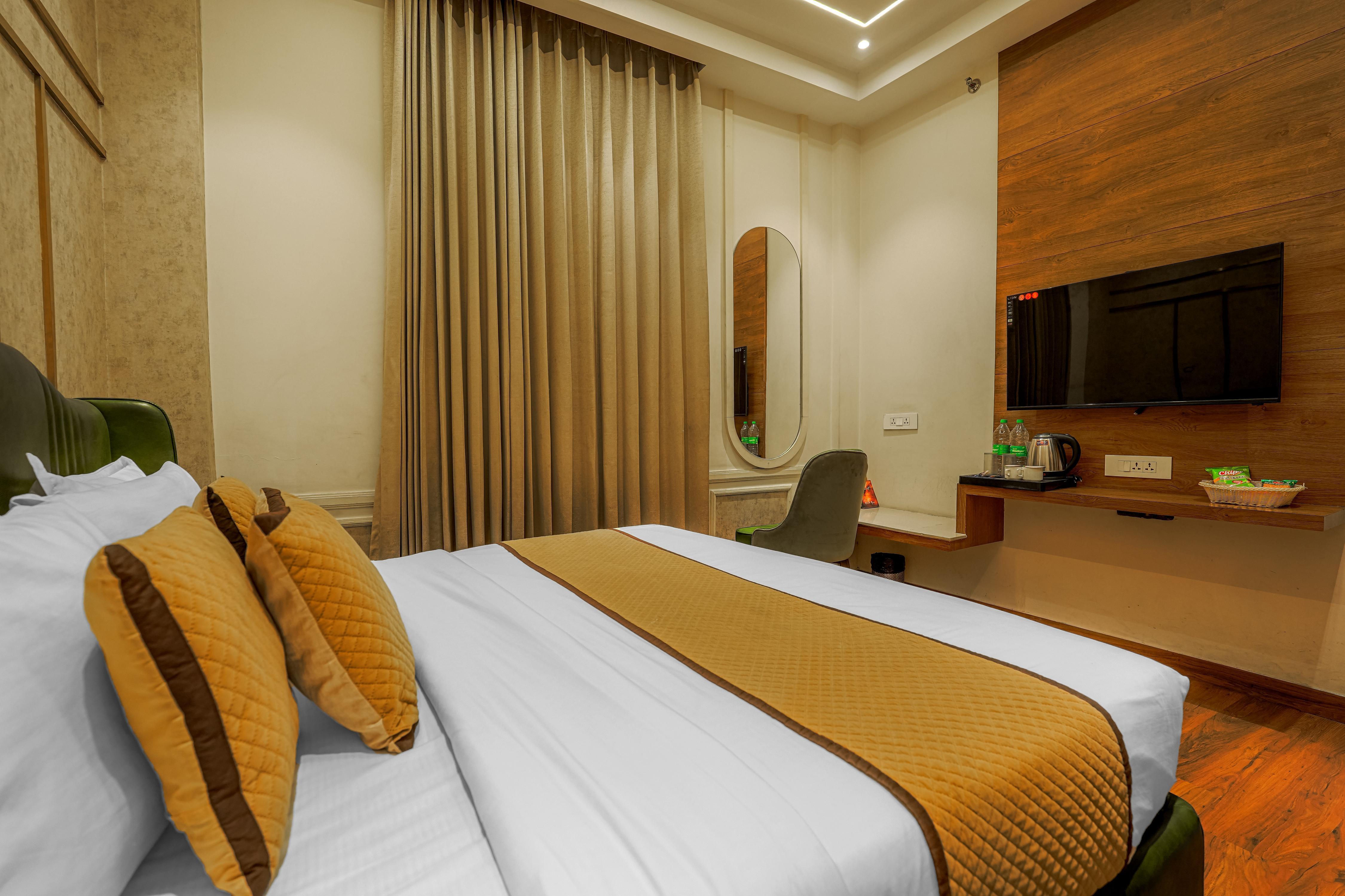 Premium Room, Hotel Indus, Amritsar